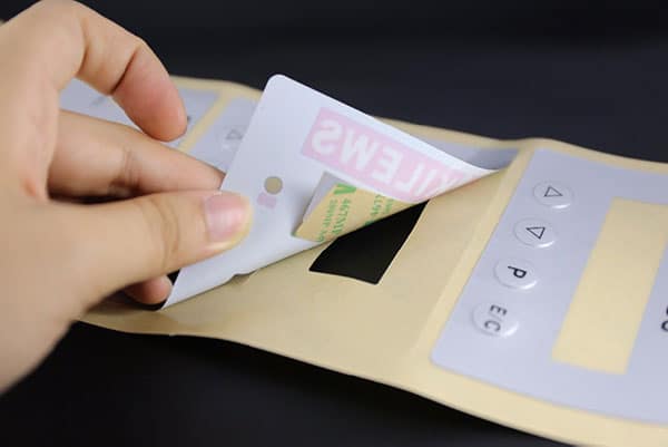 Ứng Dụng Thực Tiễn Của Phím Bấm Decal Mạch Điện Tử Trong Công Nghiệp